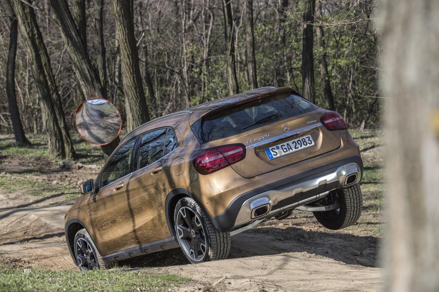  Mercedes-Benz GLA220 4Matic 2017 года  (WW) (фото 6 из 28)